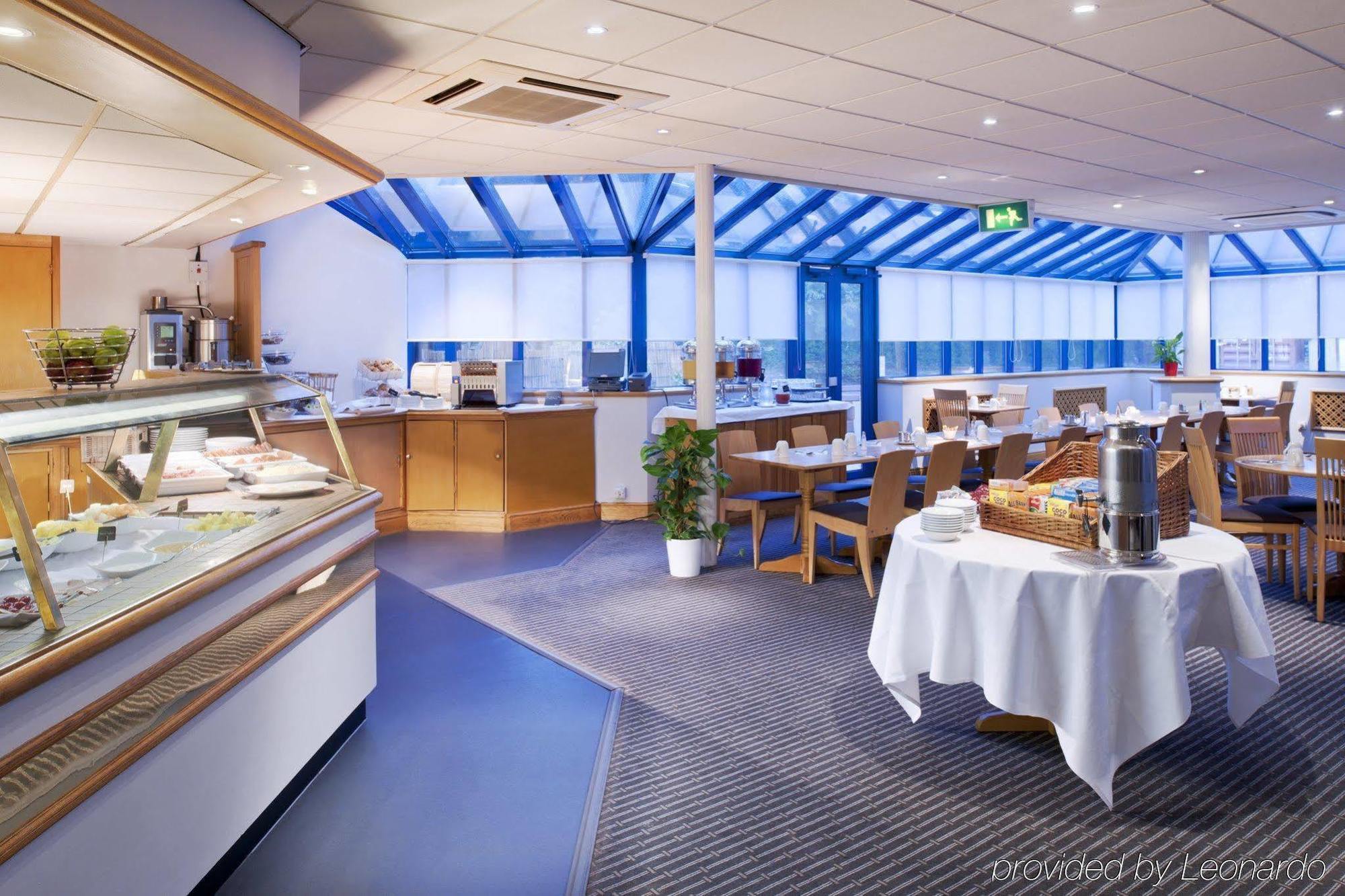 Holiday Inn Warrington By Ihg Eksteriør bilde
